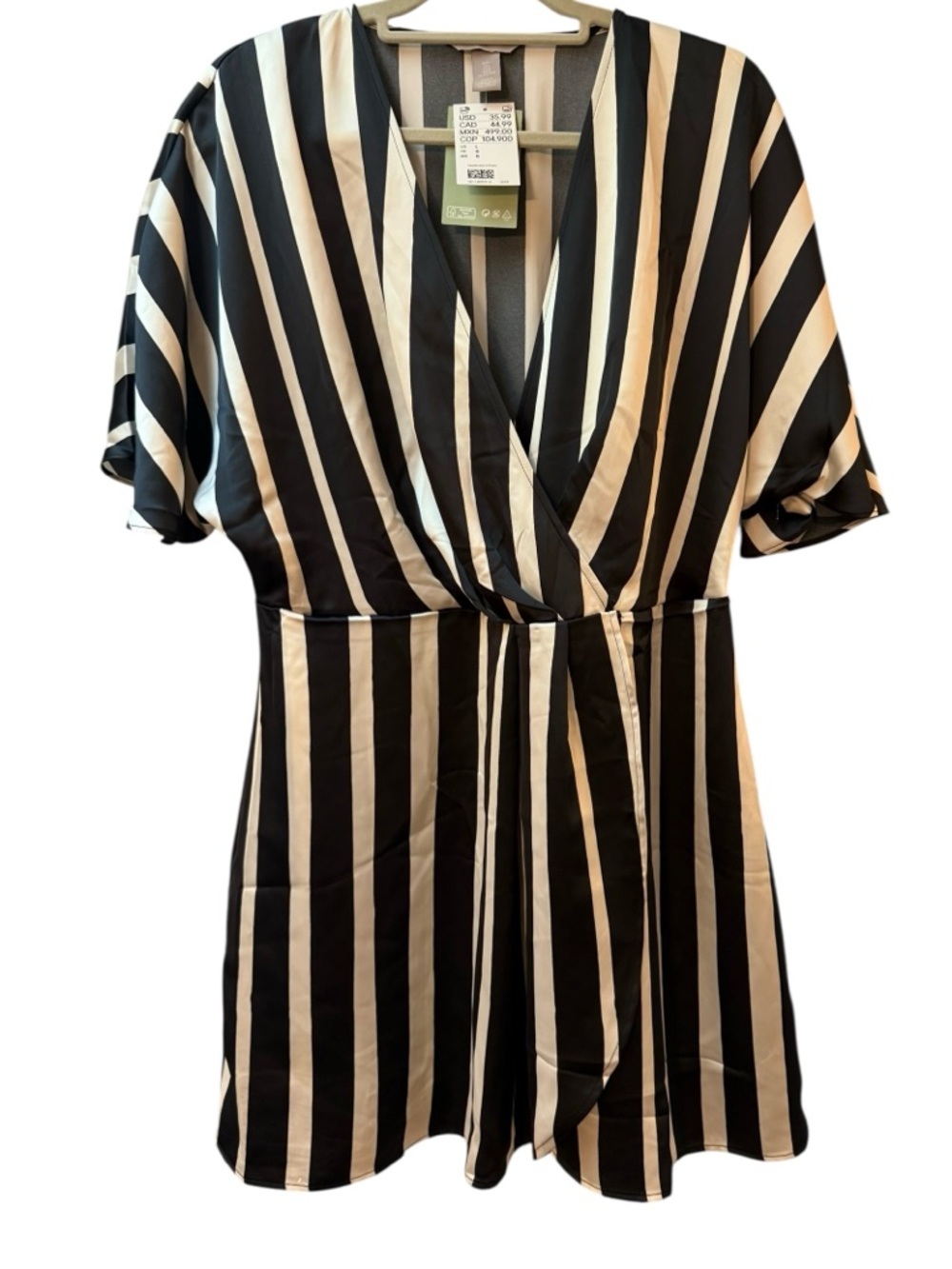NWT H&M Black & White Stripe Wrap Front Short Dress 
Size: L